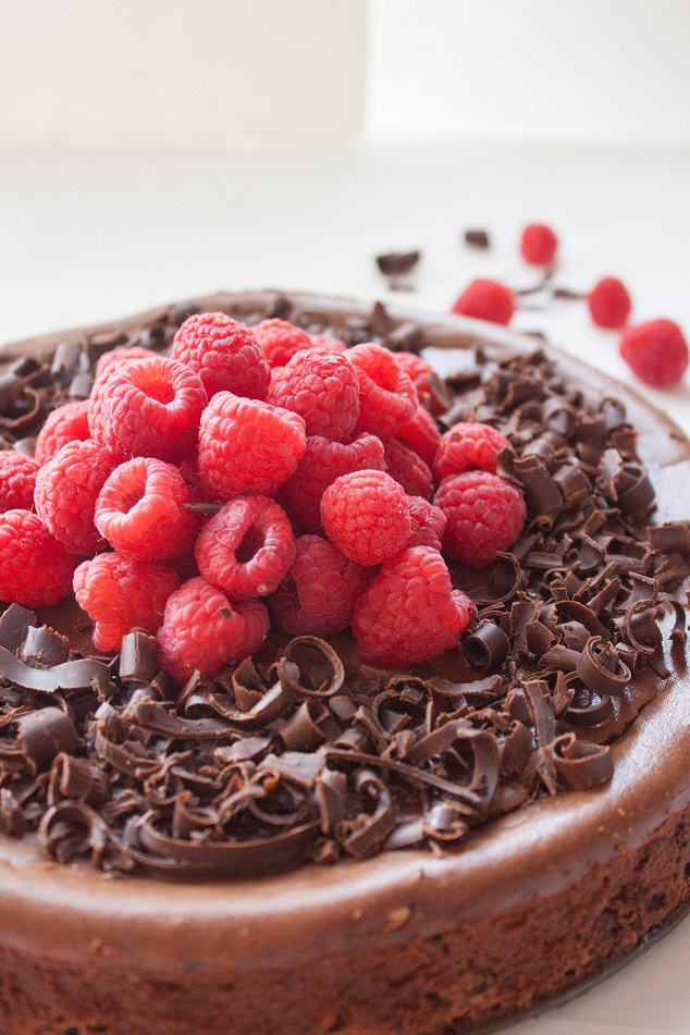 Delicious Double Chocolate Cheesecake with Oreo Crust