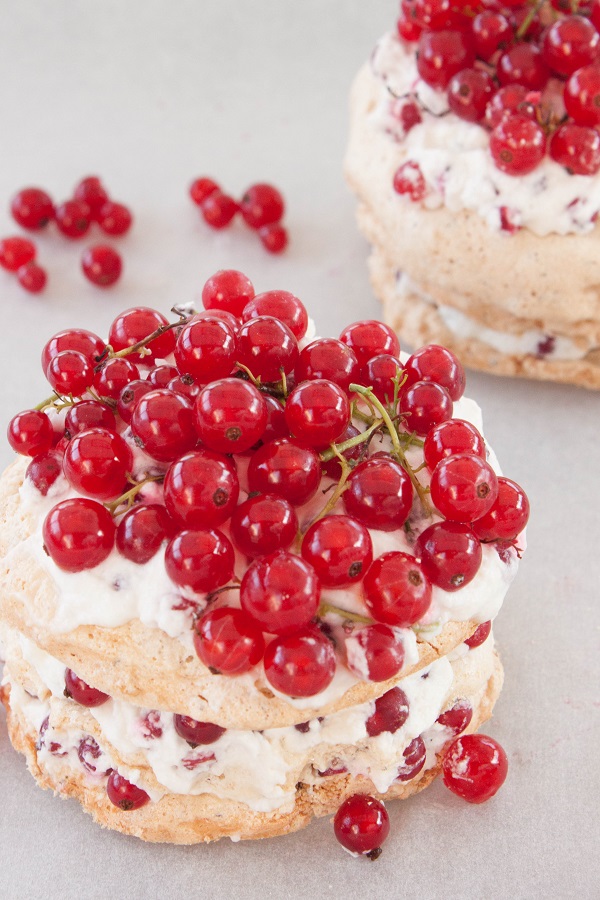 Mini Cakes with Red Currant